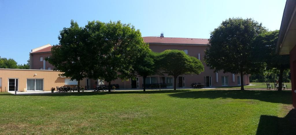 Hotel Vallee Bleue Montalieu-Vercieu Exterior photo